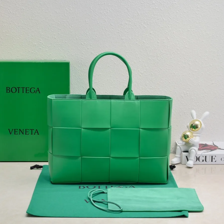 parrot green